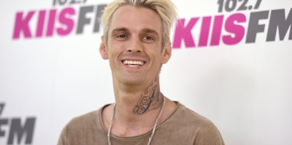 عن عمر الـ34.. وفاة غامضة للنجم الأمريكي آرون كارتر