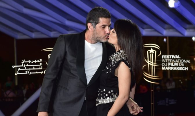 بسبب قبلة.. نبيل عيوش وزوجته يتعرضان للانتقاد (صورة)
