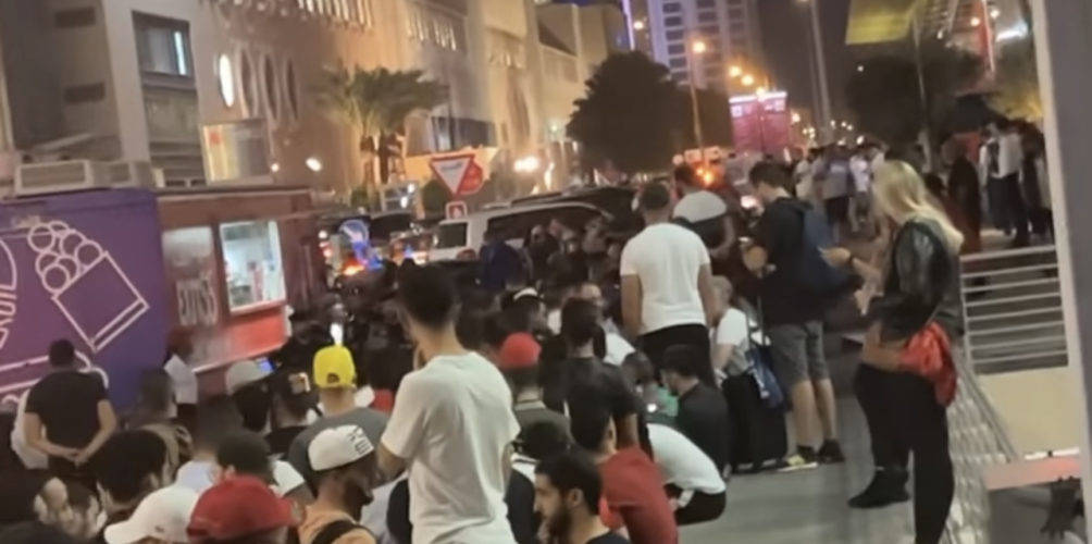 برافو الجامعة/ برافو القجع.. مغاربة في قطر سعداء بتوزيع تذاكر مقابلة المنتخب وإسبانيا مجانا (صور)
