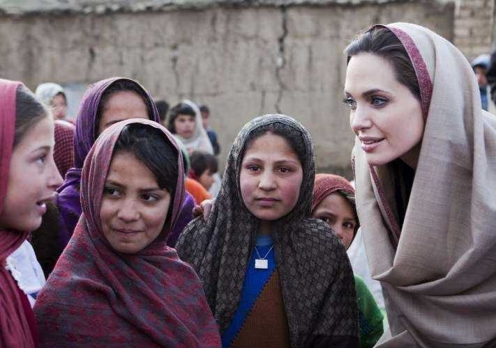 بعد 20 عاما.. أنجلينا جولي تستقيل من مهمتها كمبعوثة خاصة للمفوضية العليا للاجئين