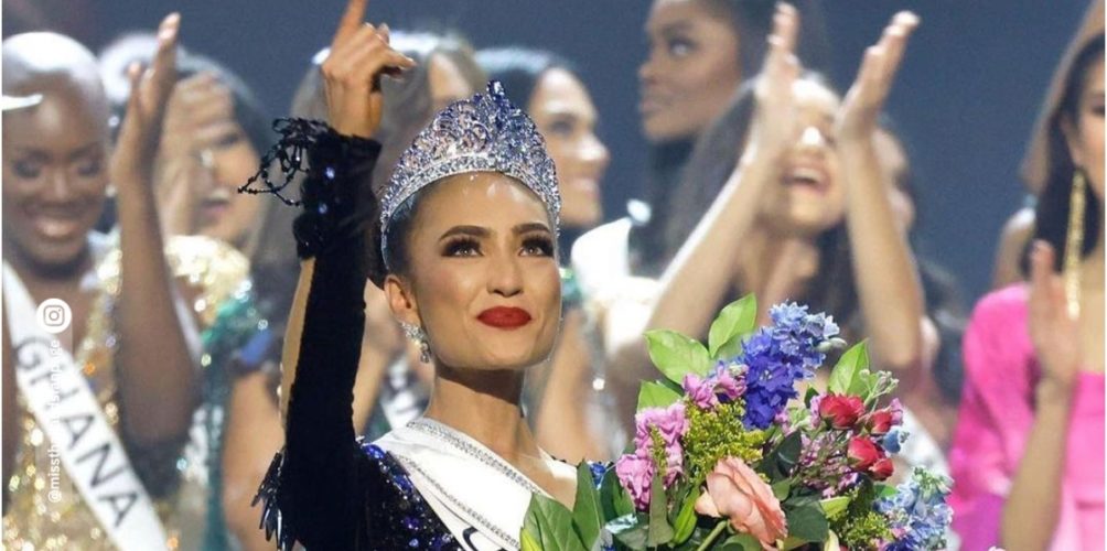 الأكبر سنا بين المشاركات.. أمريكية تفوز بلقب ملكة جمال الكون (صور)