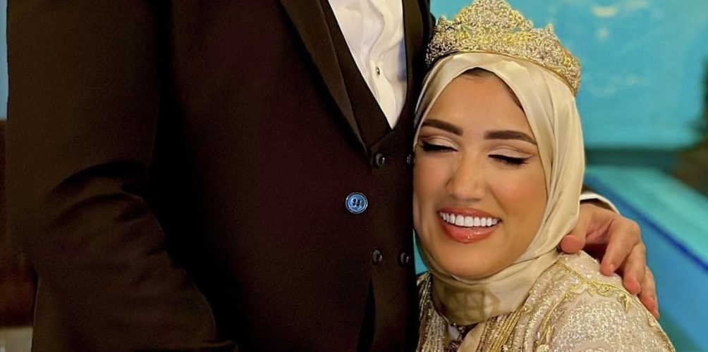 بعد طلاقها المثير للجدل.. سارة أبو جاد تدخل القفص الذهبي من جديد (صورة)