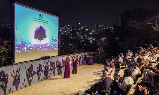 مهرجان عمان السينمائي الدولي.. تتويج الفيلم المغربي « شظايا السماء » للمخرج عدنان بركات بجائزة أفضل فيلم عربي